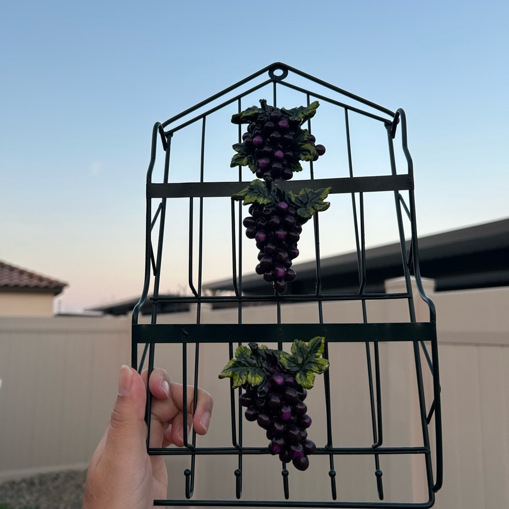 Grape Design Metal Wall Rack - Picture 2 of 6